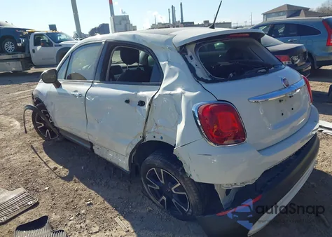 2016 Fiat 500X Easy z USA, uszkodzony, nr VIN ZFBCFXBT0GP330189